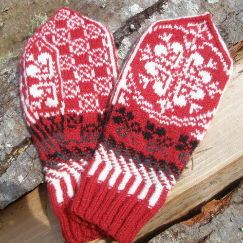 Tracy's Sirkler Mittens